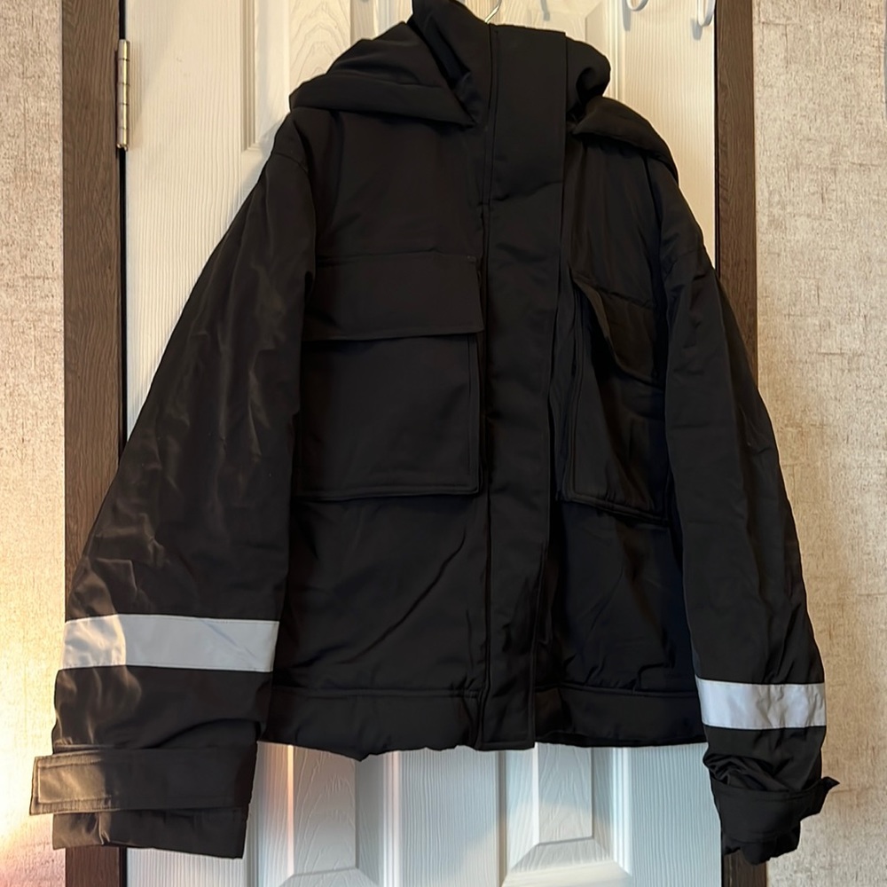 Black Pocket Oversized Cropped Puffer Coat
